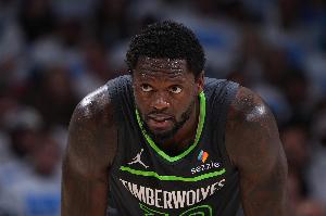 兰德尔：不论篮球还是生活层面球队状态和上季完全不同 我很开心