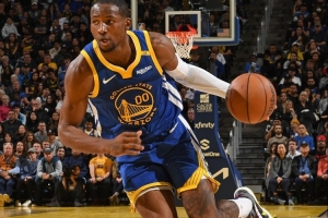 美记：库明加新合同首年薪资2380万 第二年2470万为球队选项