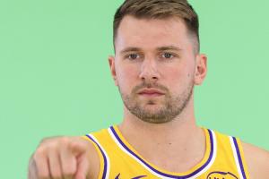 湖人训练营名单东契奇体重244磅 上赛季开赛230磅&最高270磅