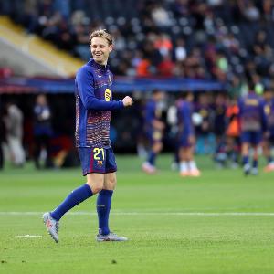 每体：德容即将与巴萨续约至2029年，剩余手续未来几天完成