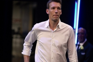 邓利维：我们补强了前场高度和投射能力 年轻球员的成长同样关键