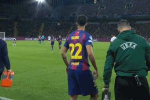 该歇歇了佩德里被换下球迷起立鼓掌+膜拜，78分钟跑动11.02km