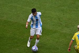 跟队记者：阿尔马达伤势未愈，退出阿根廷队本期名单