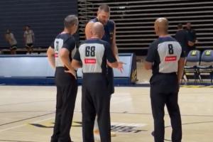 谁才是专业的？训练赛后约基奇花10分钟与裁判进行交流&示范教学