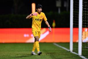 前中超门将转型拍短剧！王年将成：踢中乙月薪3000；偶像是王大雷