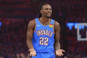 一点状态没有！卡森-华莱士半场11中2&三分4中0仅拿5分 正负值-26