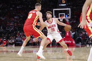 申京：我感觉自己更壮了持球时速度更快了 无球还在继续适应提升