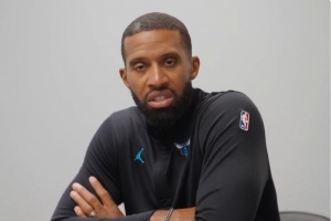 7中7砍14分！黄蜂主帅：卡尔克布伦纳打法简洁 攻防都在不断成长