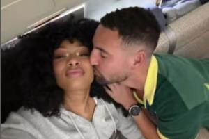 亲亲克莱我来啦！马冬梅现场观战湖人vs独行侠