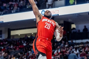 攻防一体！奥科吉半节比赛4中3得10分1板1断2帽