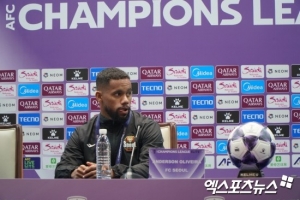 首尔外援安德森赛前：努力踢出教练想要的足球，帮助球队获得胜利