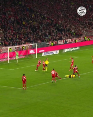 后卫我也能踢！中锋凯恩回追倒地滑铲，成功封堵F-席尔瓦射门