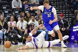 弗拉格谈常规赛首秀：各种情绪都有一点 包括紧张焦虑