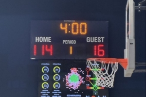 残暴掘金教练VS记者的对抗赛 教练队114-16狂虐记者队98分