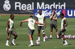 西甲海外赛取消，皇马内部庆祝：人民的胜利