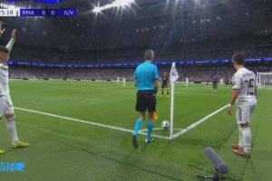 差一点，琼阿梅尼禁区内射门被卡卢卢挡出