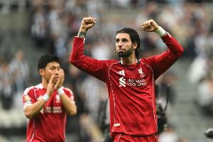 索博斯洛伊对阵法兰克福带球推进39次，本赛季欧冠单场最多