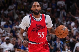 泰伦-卢：小琼斯连续33天练投篮没有休息 他更有投篮信心了