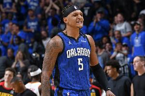 身手全能！班凯罗半场6中3贡献9分6板9助 正负值+16最高