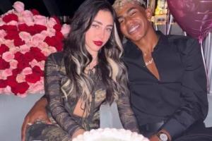 记者：前女友与亚马尔分手后，被看到和知名博主一同参加派对