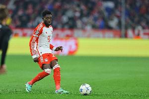 记者：拜仁计划让阿方索-戴维斯在国际比赛周后恢复完整合练