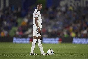 皇马跟队：阿拉巴今天完成大部分团队训练，明天能正常训练