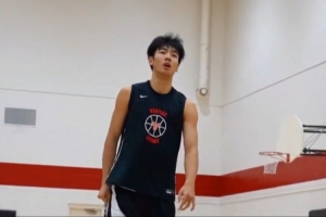 Veritas官方晒张博源季前赛集锦：美高最令人兴奋的国际新星之一