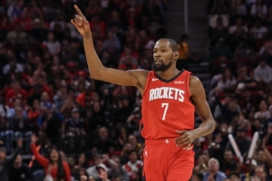 打得很轻松啊！杜兰特16中7得23分5板4助2断 正负值为+15