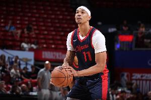 用处不大！快船今天有5名替补投进多记三分 创队史纪录&平NBA纪录