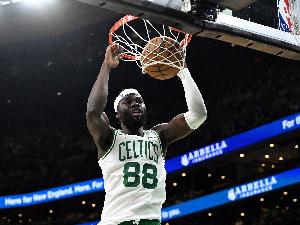 真好用！科塔顺下双手大猩猩空接暴扣 目前4中4