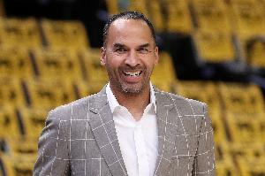 Haynes：哈里森被解雇后精神状态不错 他将暂时远离工作陪伴家人