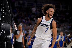 Shams：独行侠中锋莱夫利将在今天对阵快船的比赛中复出