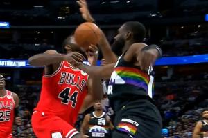 双鬼！帕威被身前哈达威拽倒又被身后布朗打脸！哈达威一级恶意！