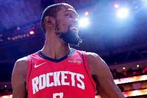 路威：离开勇士后KD一直追寻那种球队文化和感觉 他在火箭找到了