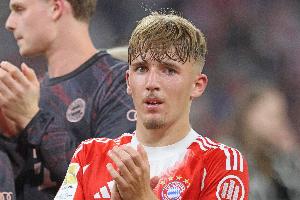 德U21主帅：对卡尔为人只有赞美 他在场上也要学着走边路创造空间