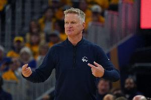 科尔：喜欢球队的努力但不喜欢失误 会讨论老将们明天是否轮休