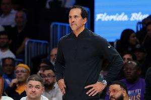 科尔：斯波是史上最伟大的教练之一 他是美国男篮主帅的极佳选择