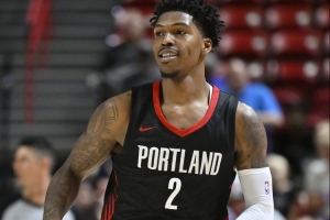 你头铁担责任！凯莱布·乐福12中1&三分7中0拿5分 正负值-20