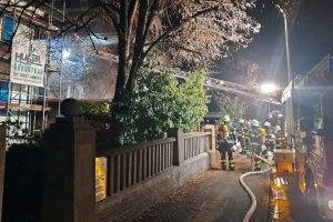 图片报：邻居棚屋短路导致拜仁名宿绍尔家中失火，住户都安然无恙