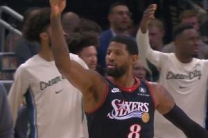 横刀立马！乔治手感火热开场不到3分钟4中4个人连得11分