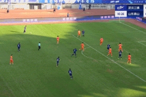 半场-泰山暂2-0三镇 泽卡+刘洋破门 卡扎+达兰+图多列3人进球被吹