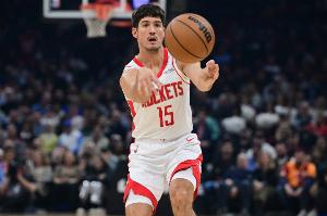 半场三分6中4砍20分！火记：谢泼德应该首发出战下半场