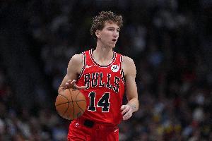 公牛官方：布泽利斯和达伦·特里因伤退赛 本场比赛不会回归