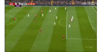 加克波走底线内切传中被挡了一下，麦卡利斯特射门被解围