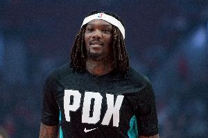 斯普利特：太需要罗威了 他有时间限制但我一直要求他再坚持2分钟