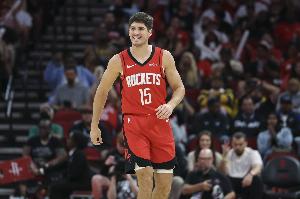 记者晒数据：谢泼德已经连续八场得分上双 期间三分球47中24