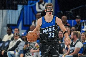 谁让后面花了呢！小瓦高效砍下赛季新高37分 另有6板7助