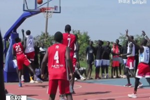 身材太棒了！名场面：林葳赛后送球衣遭球迷疯抢！