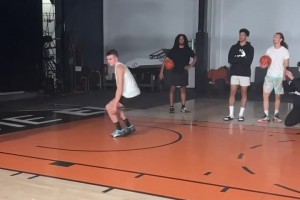 这就是NBA的实力！德章泰-穆雷1v2各种秀拉杆折叠暴扣