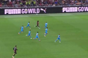 小罗贴地斩任意球，早已成为诸多球员模仿的经典